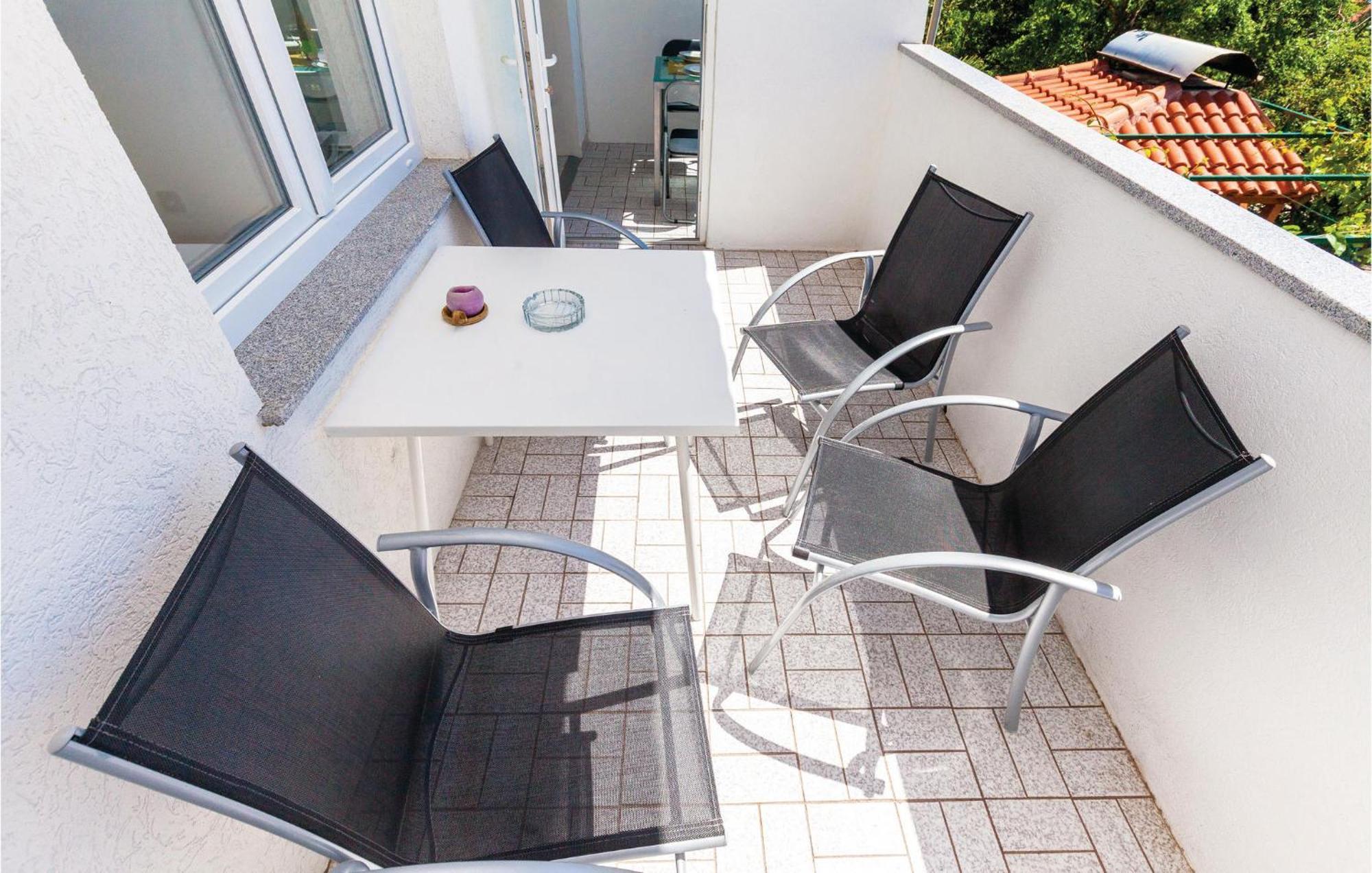 Beautiful Apartment In Crikvenica With Kitchen Dış mekan fotoğraf